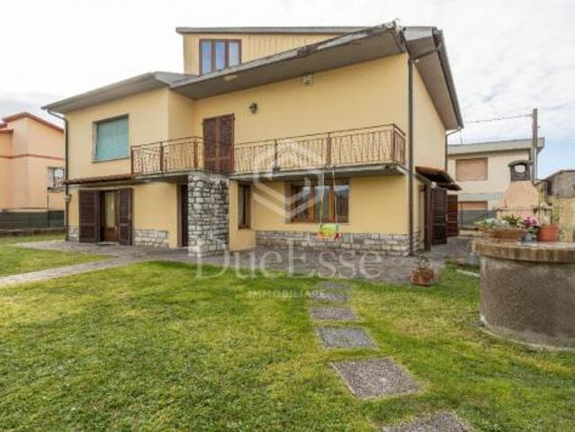 Villa in vendita a Cascina 250 mq Rif: 1406033