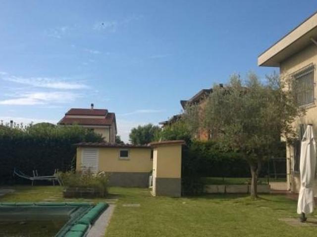 Villa in vendita a Cascina