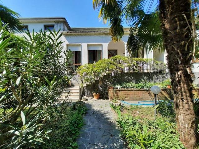 Villa in vendita a Casalbuttano ed Uniti CR