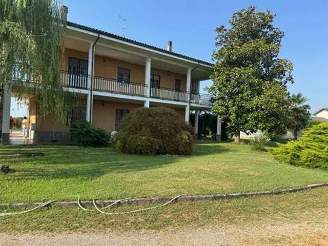 Villa in vendita a Casale Monferrato AL