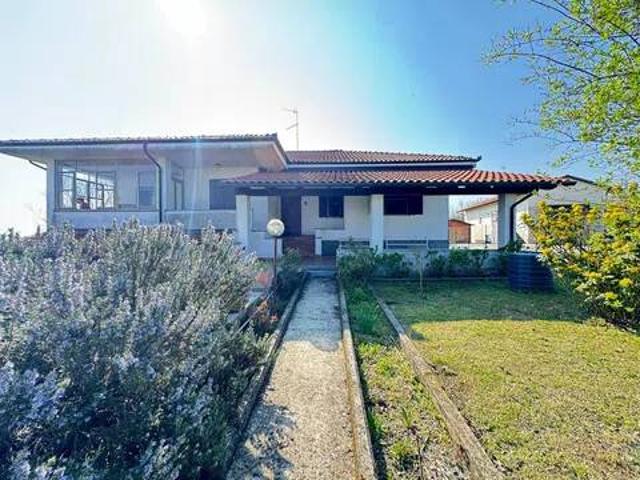 Villa in vendita a Casale Monferrato AL