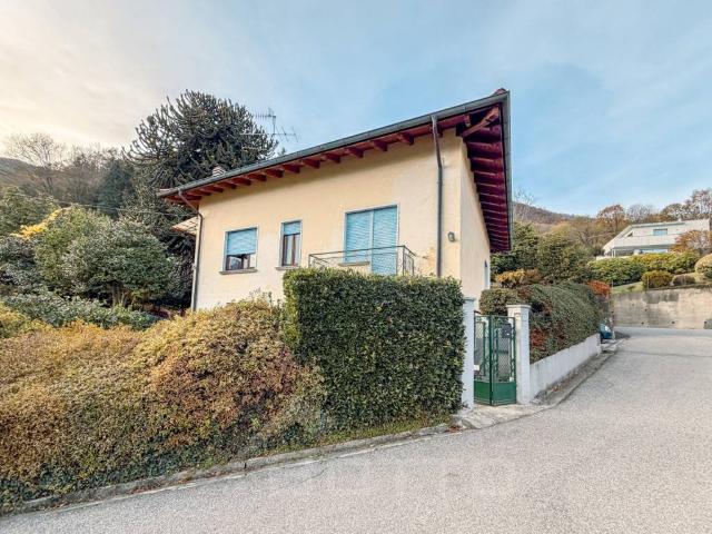 Villa in vendita a Casale Corte Cerro VB