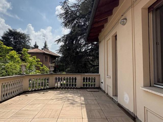 Villa in vendita a Casalecchio di Reno BO
