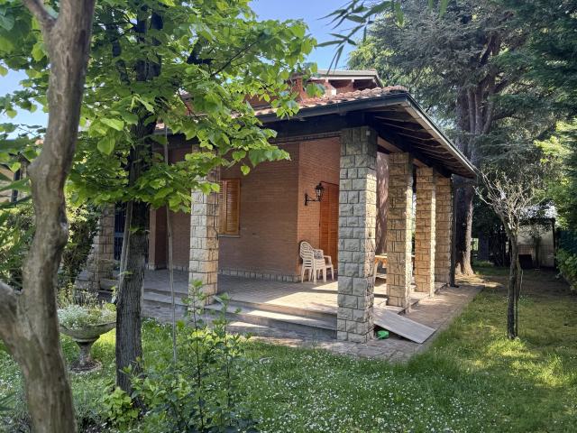 VILLA in VENDITA a CASALECCHIO DI RENO di 8 vani
