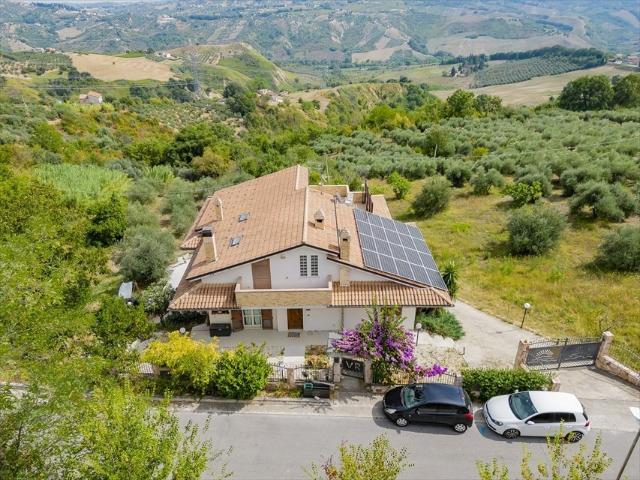 Villa in vendita a Casalincontrada via Iconicella, 32