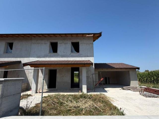 Villa in vendita a Casalmorano CR