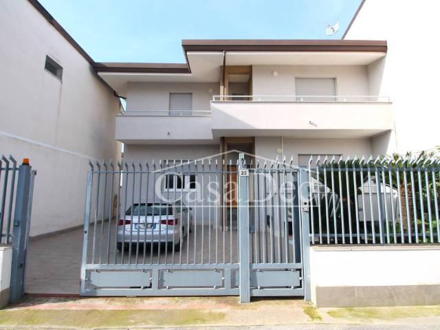 Villa in vendita a Casapesenna CE