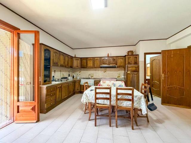 Villa in vendita a Casapesenna CE