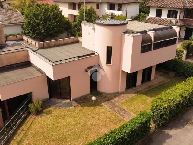 Villa in vendita a Casatenovo LC