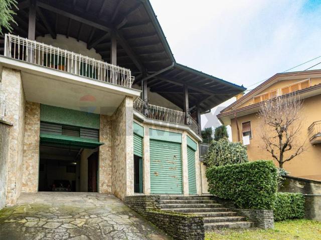 Villa in vendita a Casatenovo LC