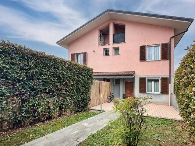 Villa in vendita a Casatenovo LC