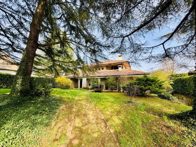 Villa in vendita a Casatenovo LC