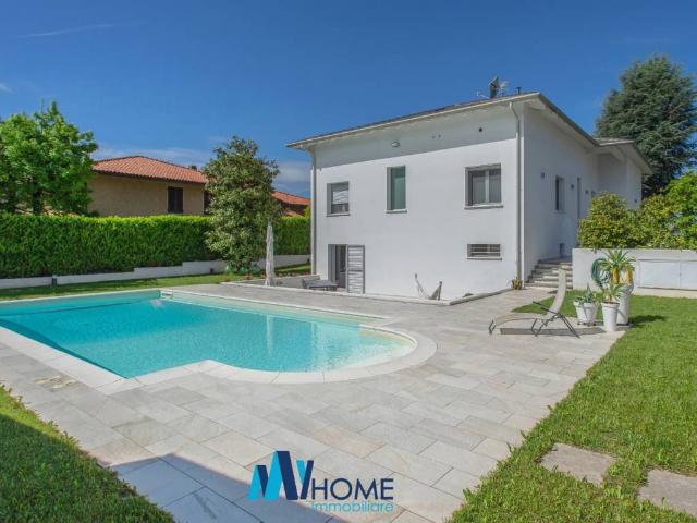 Villa in vendita a Casatenovo LC