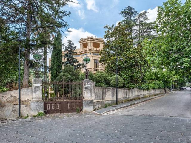 Villa in vendita a Caserta CE