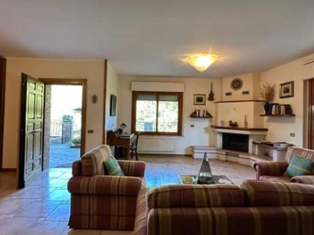 Villa in vendita a Caserta CE