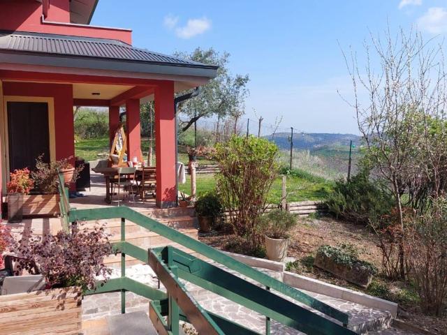 Villa in vendita a Casina RE