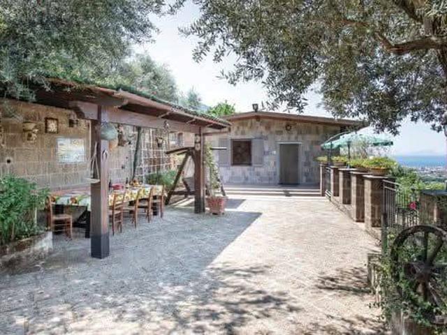 Villa in vendita a Casola di Napoli NA
