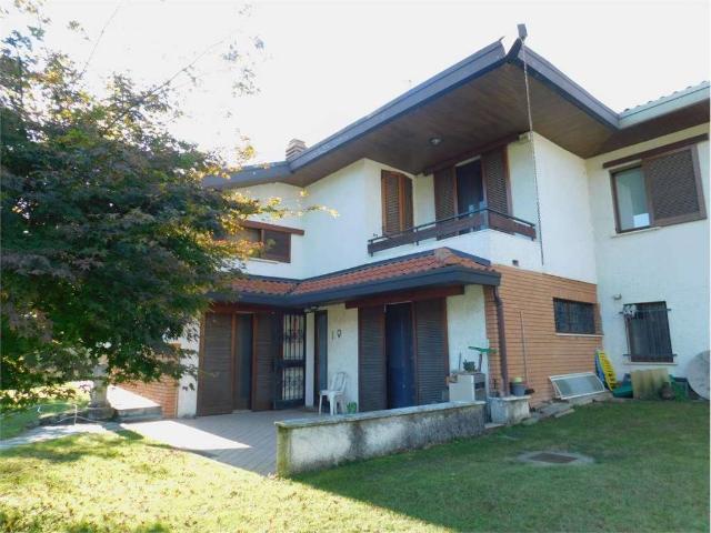 Villa in vendita a Casorate Sempione VA