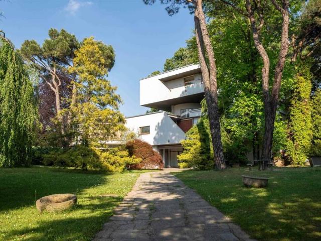 Villa in vendita a Casorate Sempione VA