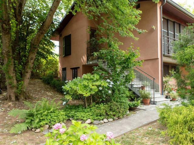Villa in vendita a Casorate Sempione VA