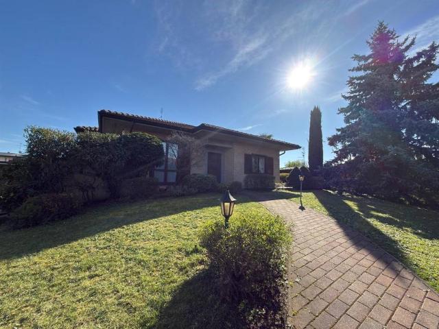 Villa in vendita a Casorezzo MI