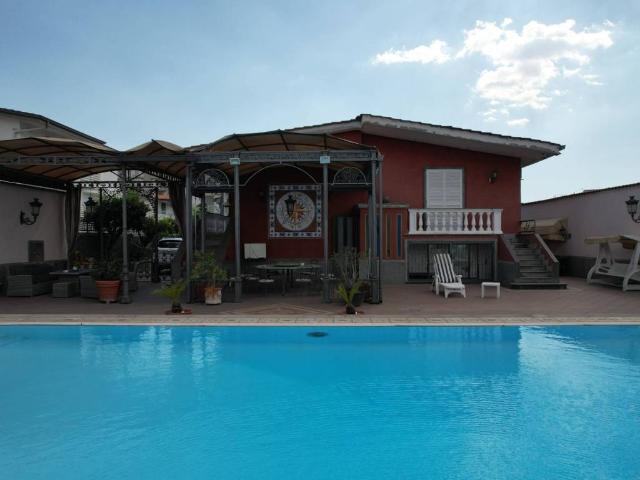 Villa in vendita a Casoria NA