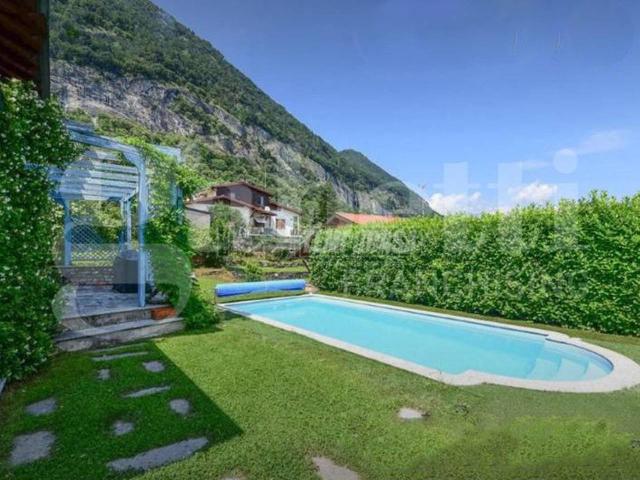 Villa in vendita a Caslino D'Erba