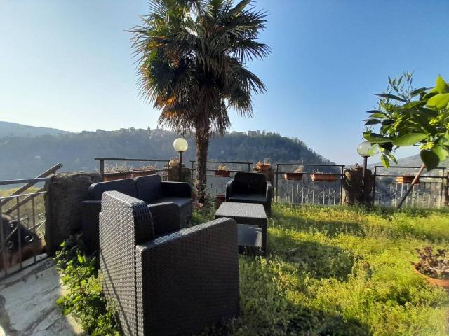 Villa in vendita a Caslino d'Erba CO