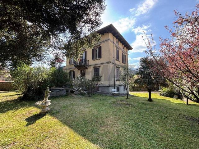 Villa in vendita a Casnigo