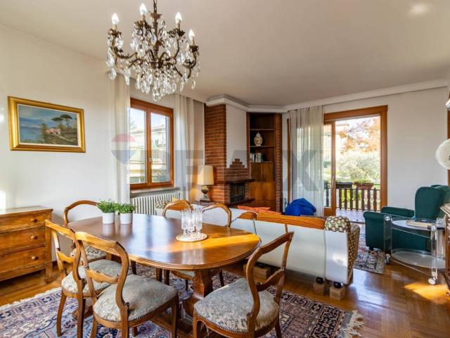 Villa in vendita a Cassago Brianza LC