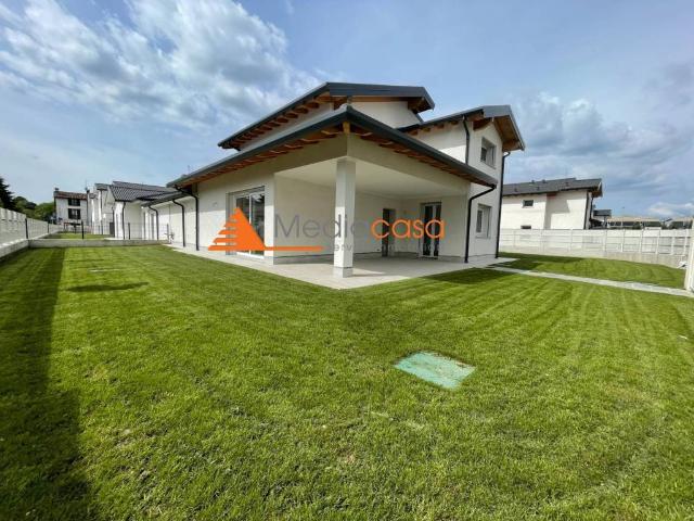 Villa in vendita a Cassano d'Adda MI