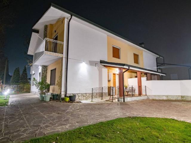 Villa in vendita a Cassano d'Adda MI
