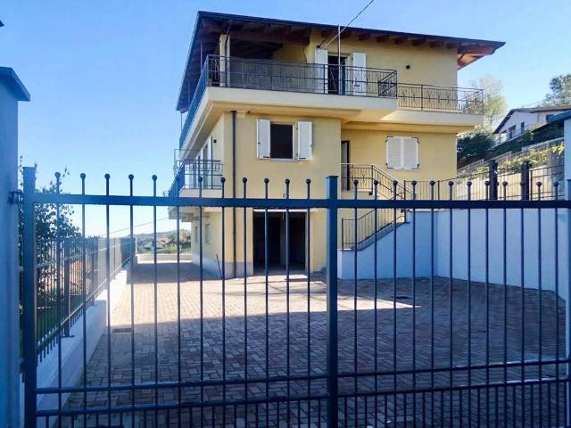 Villa in vendita a Cassinasco AT