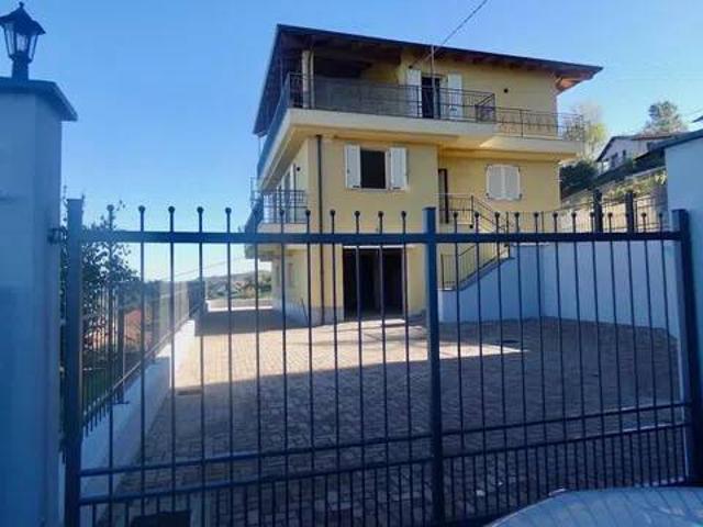 Villa in vendita a Cassinasco AT