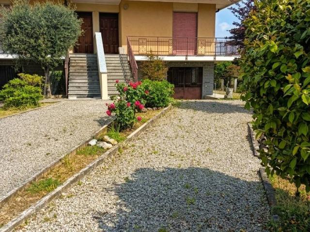 Villa in vendita a Cassinetta di Lugagnano MI