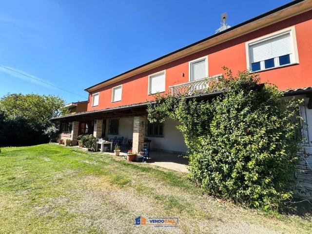 Villa in vendita a Castagnole delle Lanze AT