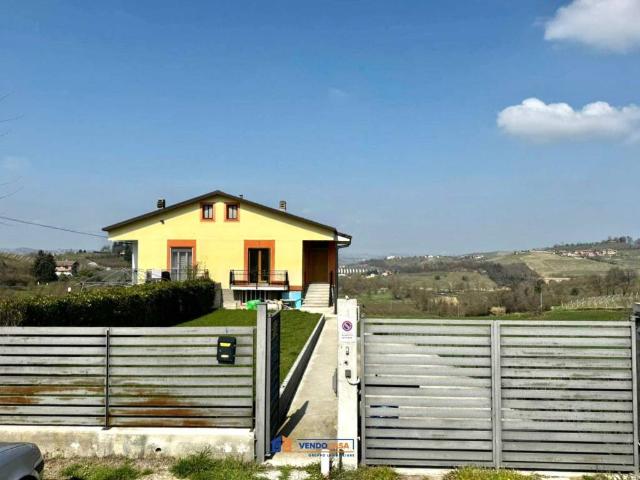 Villa in vendita a Castagnole delle Lanze AT
