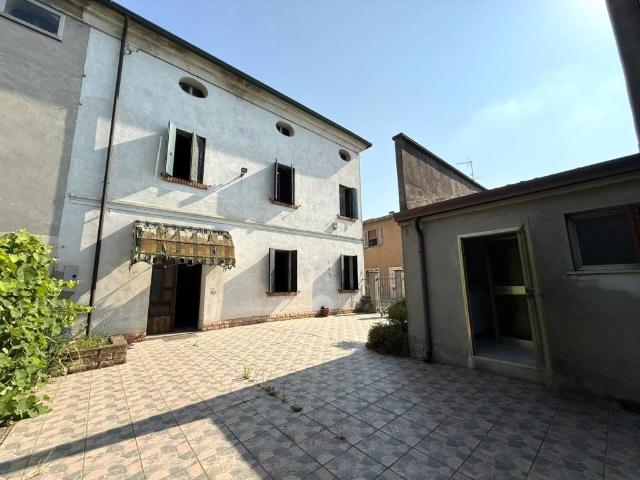 Villa in vendita a Castagnaro VR