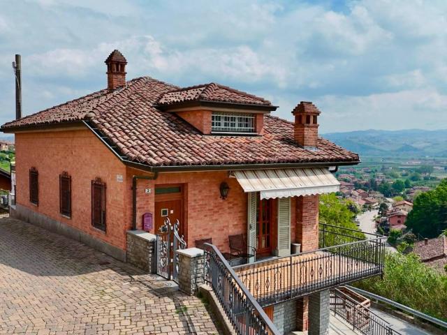 Villa in vendita a Alba CN