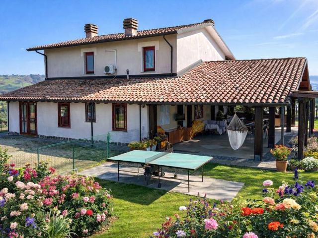 Villa in vendita a Castana PV
