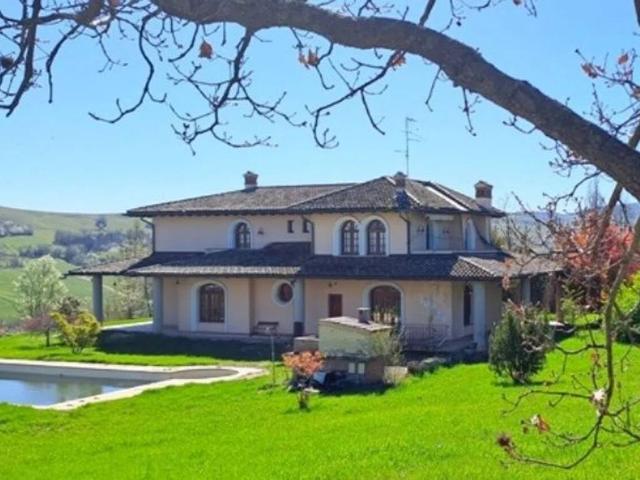 Villa in vendita a Castana PV