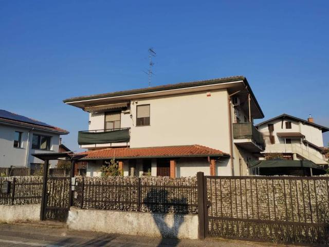 Villa in vendita a Castano Primo MI