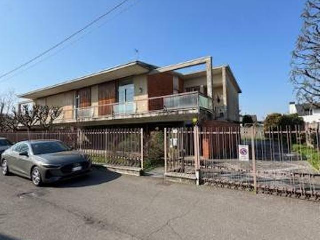 Villa in vendita a Castano Primo MI