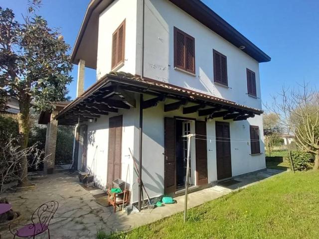 Villa in vendita a Casteggio PV