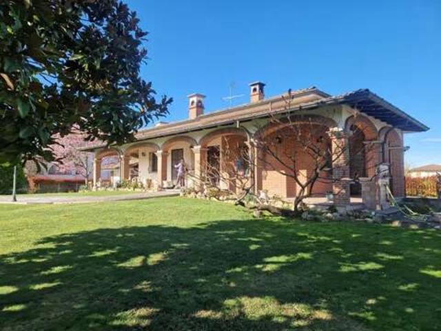 Villa in vendita a Casteggio PV