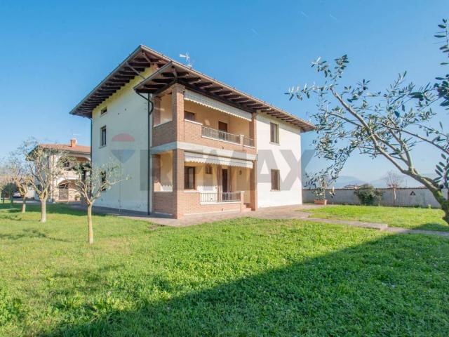 Villa in vendita a Castegnato BS