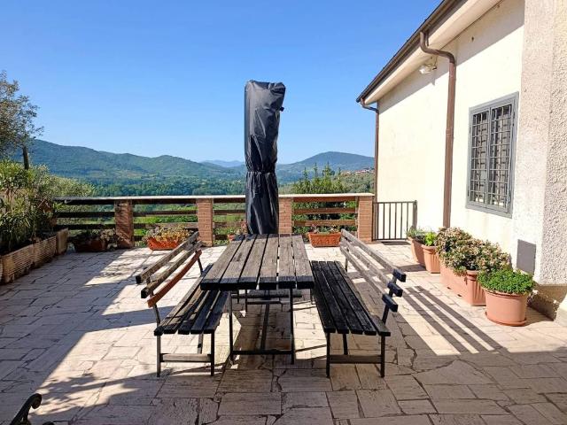 Villa in vendita a Castel Madama RM