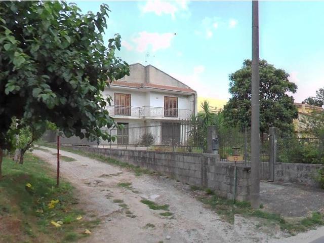 Villa in vendita a Castel Morrone CE