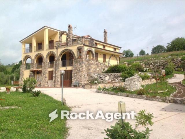 Villa in vendita a Castel Campagnano CE