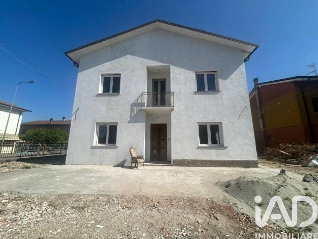 Villa in vendita a Castel d'Ario MN